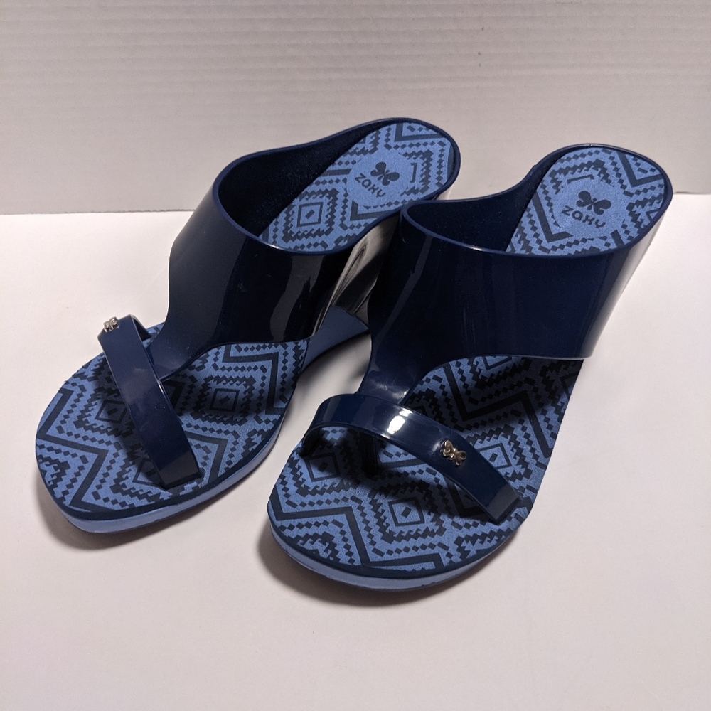 Women's Zaxy plastic blue thong wedges size 6